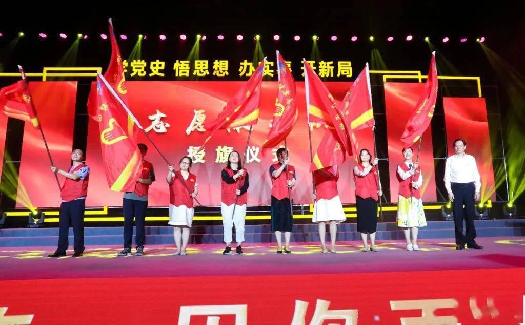 指甲由白变灰？